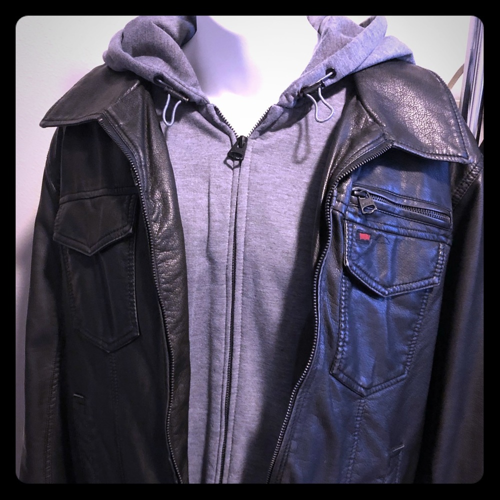 Levi’s Men’s black faux leather jacket M